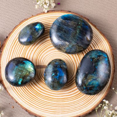 Batu sawit Labradorite alami Penyembuhan Pocket Lapis Lapis Batu Batu Labradorite Irregular Batu Kekhawatiran Pembebasan Kecemasan