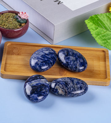 Sodalite alami yang dipoles Batu sawit Sodalite Pocket Gemstone Sodalite Batu khawatir Untuk menghilangkan stres Dekorasi rumah