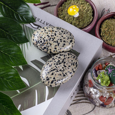 Batu Palma Jasper Dalmatian Polished Oval Bentuk Batu Energi Kristal Dalmatian untuk Dekorasi Bangunan