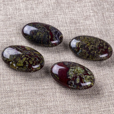 Natural Dragon Bloodstone Oval Shape Craft Stone Dragon Bloodstone Palm Gemstone untuk dekorasi rumah
