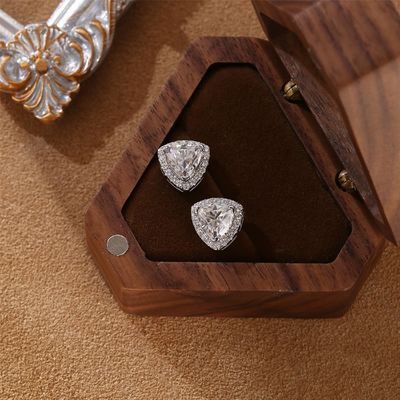 Moissanite 925 Sterling Silver Stud Earrings Dukungan OEM ODM
