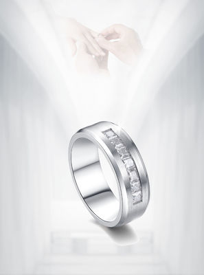 18k Gold Moissanite Diamond Persahabatan Cincin Warna Disesuaikan