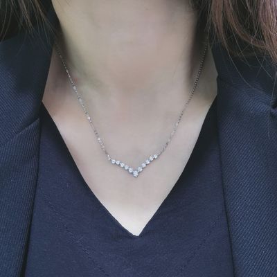 18k Gold Moissanite Diamond Smile Kalung Pendant Untuk Memberikan Hadiah