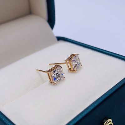 18K emas kubik Moissanite Diamond Stud anting-anting untuk hadiah ulang tahun